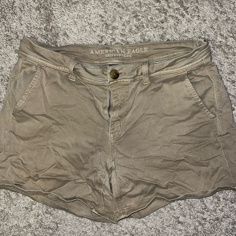 American eagle khaki shorts